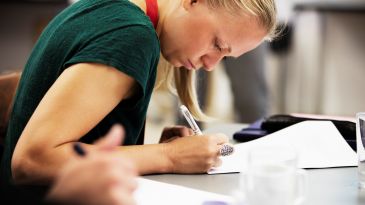 Sommerskoledeltager noterer vigtige pointer